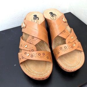 GC Wedge Sandals size 8.5